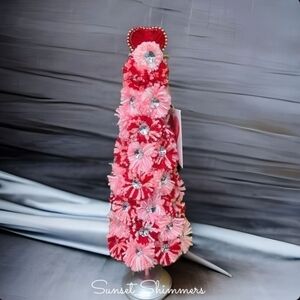 16" Valentines Day Shabby Chic Jeweled Rhinestone Yarn Tree Beaded Heart Topper